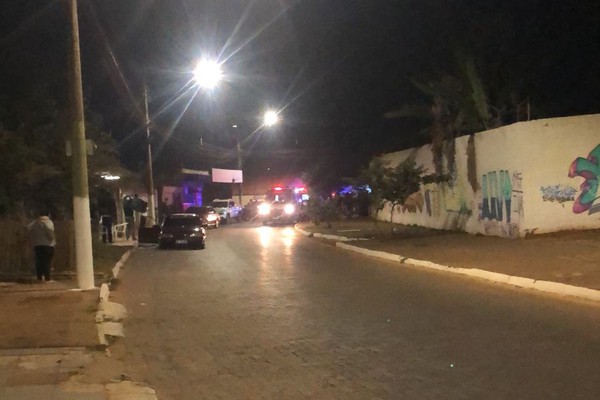 Homem de 66 anos é morto após ser brutalmente agredido em bar; suspeito foi preso