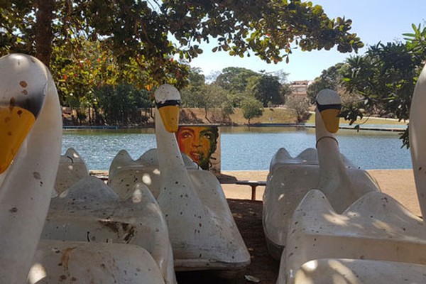 Prefeitura contrata empresa para administrar pedalinhos na lagoa do Parque do Mocambo