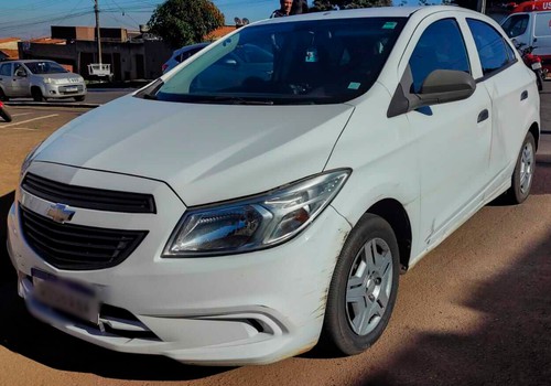 Marido e mulher ficam feridos em acidente de moto em avenida de Patos de Minas