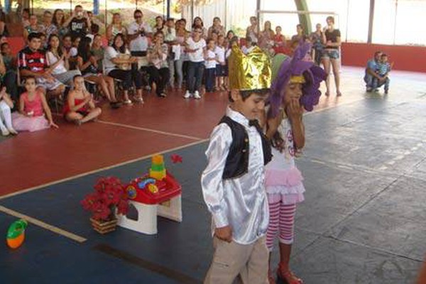 Escola Municipal faz Cantata Infantil para estimular crianças