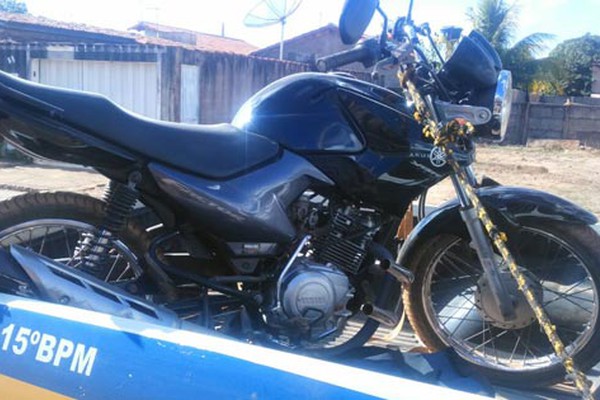 Jovem de 18 anos é preso e motocicleta furtada em Presidente Olegário é recuperada pela PM de Lagoa Grande