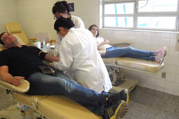 Em dia de paralisação, servidores do sistema prisional doam sangue em Patos de Minas