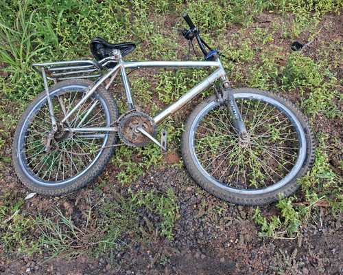 Ciclista tem que ser transferido para Patos de Minas após ser atropelado na MG 181