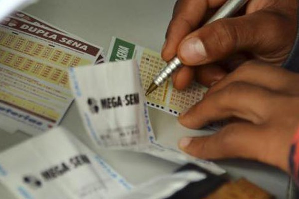 Apostas na Mega da Virada movimentam lotéricas; prêmio já chega a R$ 225 milhões