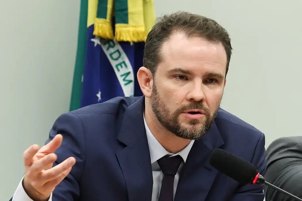 Durigan diz que aumento da dívida decorre dos juros, não dos gastos
