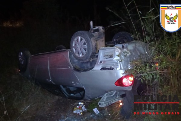 Motorista embriagado perde controle na MGC 462, capota e fica gravemente ferido em Patrocínio
