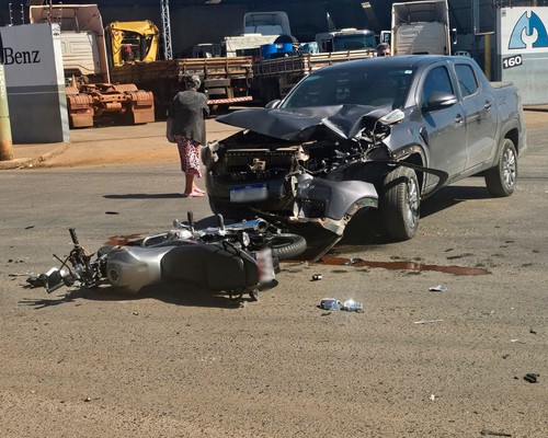 Motociclista e passageira ficam feridos em grave acidente no bairro Planalto