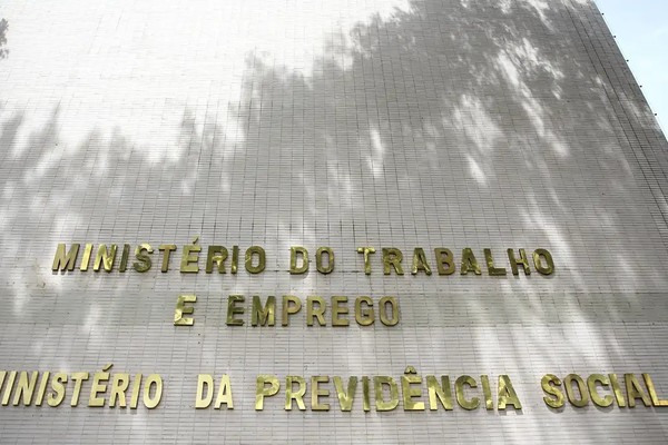 Secretário-executivo do Ministério da Previdência tem prisão decretada