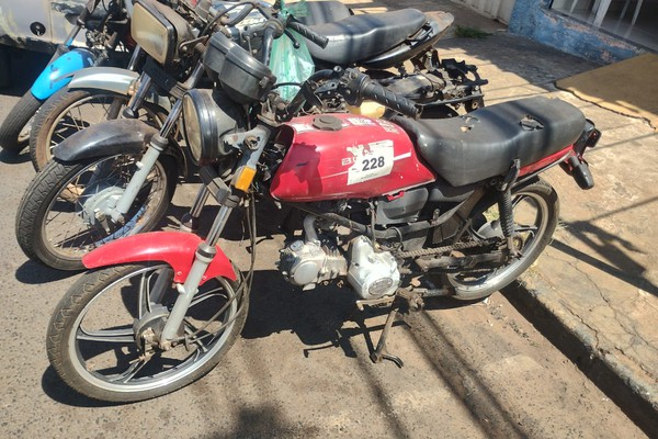 Donos de loja são presos por anunciarem motos com chassi raspados para venda