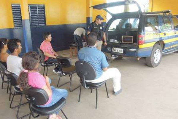 PRF realiza projeto “Cinema Rodoviário” para conscientizar motoristas