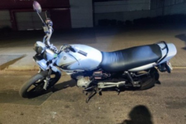 Condutor é preso após cair de moto duas vezes na principal rua de Patos de Minas