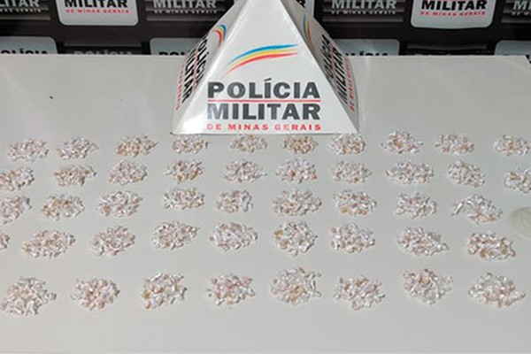Polícia Militar apreende adolescente com quase 1400 pedras de crack em Patrocínio
