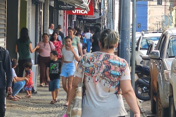 Empregados do comércio terão reajuste salarial de 7,61%; veja pontos do acordo fechado esta semana