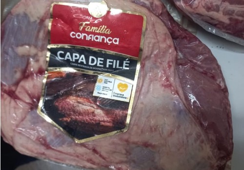 Casal é flagrado furtando mais de R$300,00 em carnes de hipermercado