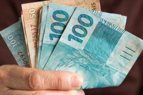 Servidores, aposentados e pensionistas do Governo de Minas recebem 13º salário hoje