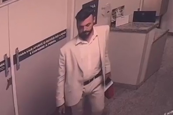 Imagens mostram homem de terno que furtou Iphone dentro de hospital em Patos de Minas