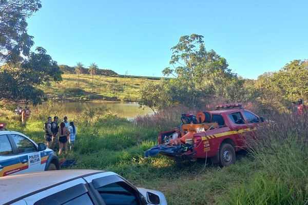 Homem morre afogado ao tentar atravessar represa de irrigação, em Monte Carmelo