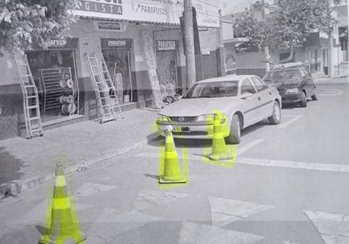 Comerciante é notificado por cones colocados pela Copasa; Prefeitura reconheceu o erro