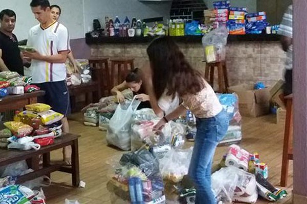 Amigos Solidários arrecadam 1.500 quilos de alimentos para serem doados a famílias carentes