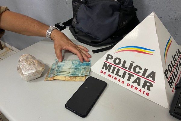 Jovem é preso após ser flagrado recebendo pacote com 250g de crack, na av. Afonso Queiroz