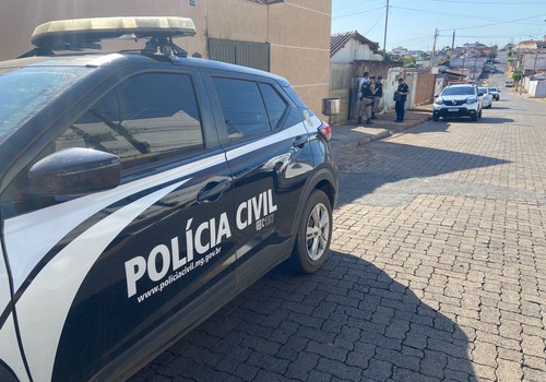 Homem monitorado por violência doméstica tenta tomar arma de policial e acaba baleado em Patos de Minas
