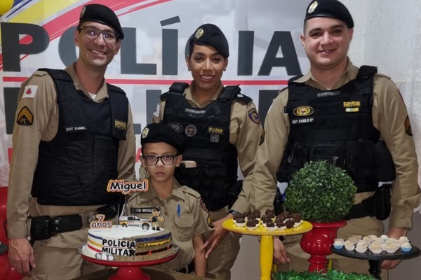 Apaixonado pela Polícia Militar, garotinho de 7 anos ganha visita surpresa no dia do aniversário