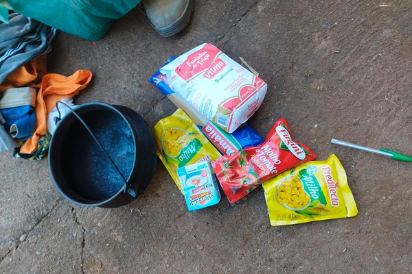 Empregado é preso por apropriação indébita de alimentos e faca do patrão em Presidente Olegário