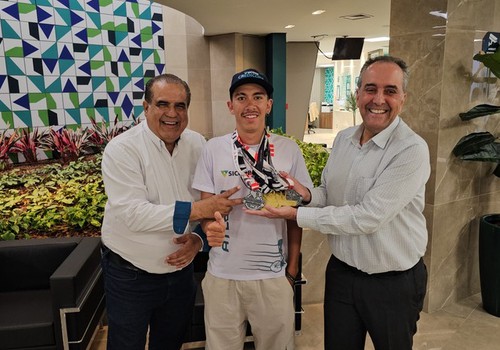 Com apoio do Sicoob Credicopa, Arthur Alves celebra o tricampeonato mineiro de ciclismo