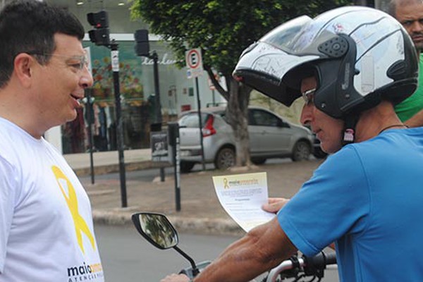 Movimento Maio Amarelo é iniciado em Patos de Minas com objetivo de conscientizar motoristas