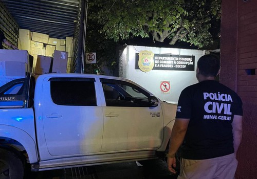 Polícia Civil apreende 7 mil pares de calçados falsificados em Nova Serrana