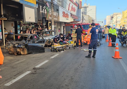 Simulado de grave acidente mobiliza forças de segurança e alerta que o trânsito também mata