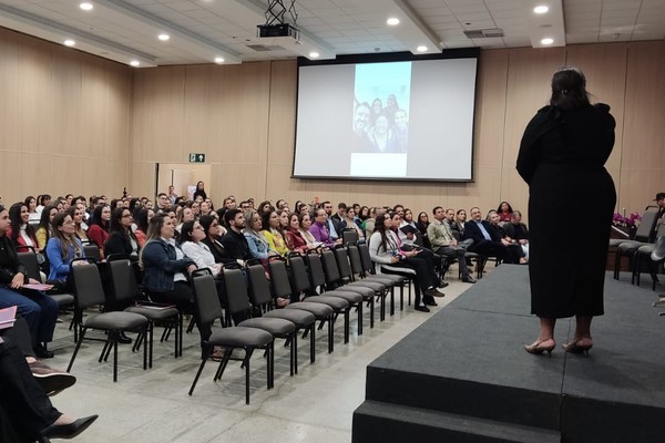 Encontro regional reúne dezenas de gestores de RH com objetivo de transformar vidas em Patos de Minas