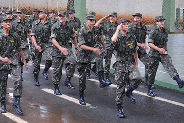 Tiro de Guerra realiza solenidade de comemoração ao dia do exército em Patos de Minas