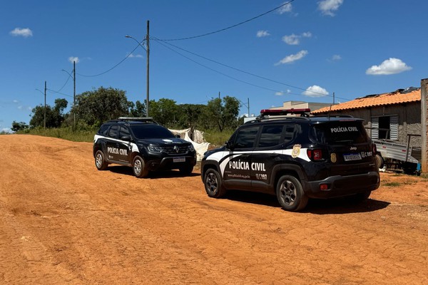 PC resgata crianças e prende casal suspeito de envolvimento em esquema de tráfico de pessoas, em Ibiá