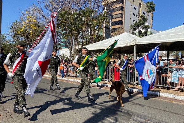 Patenses celebram o Dia da Independência com sessão cívica e desfile na Avenida Getúlio Vargas