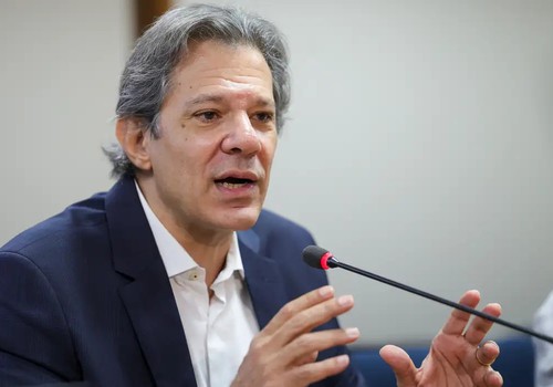 Haddad desmente imposto sobre pets e Pix após vídeo falso feito com IA