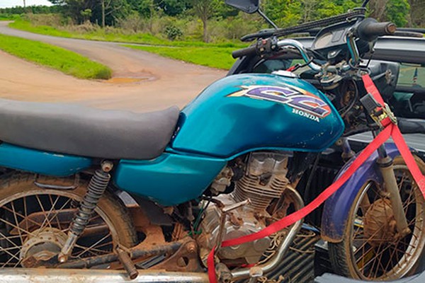 PMRV aborda motocicleta com identificação adulterada e homem acaba preso em São Gotardo