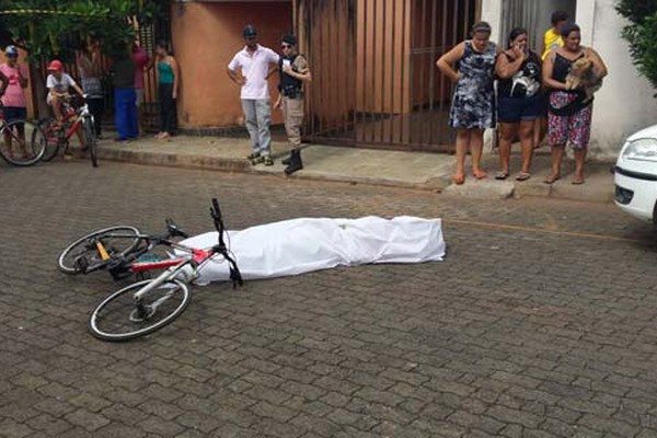 Ciclista é alvejado na nuca e nas costas e morre no bairro Lagoinha em Patos de Minas