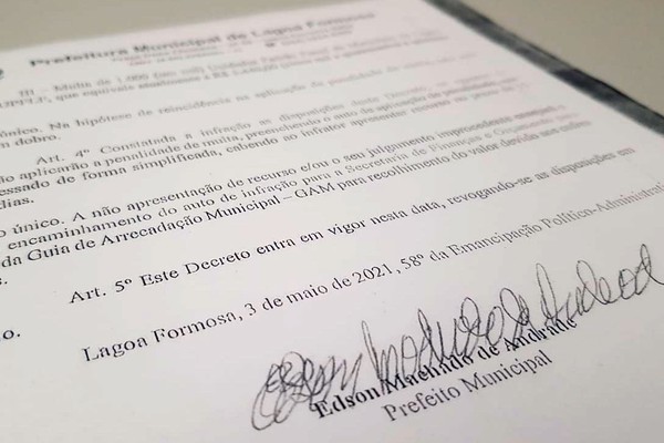 Após excessos do fim de semana, prefeito de Lagoa Formosa publica decreto com proibições