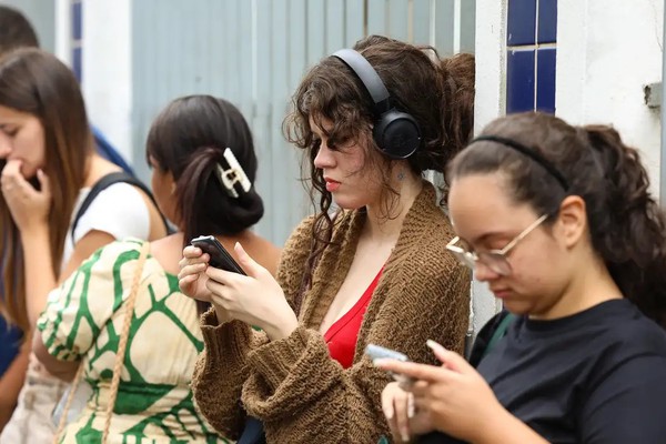 Desigualdades marcam formalização do trabalho entre jovens brasileiros
