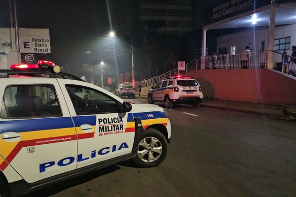 Homem é agredido com socos e esfaqueado dentro de bar no distrito de Alagoas