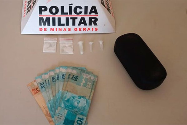 PM Rodoviária nota nervosismo e apreende cocaína com ocupantes de veículo em Serra do Salitre
