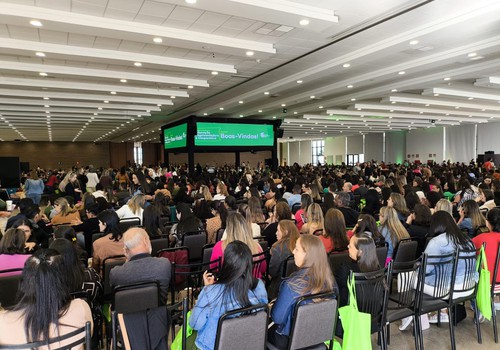 Mais de 3.000 educadores participam de Congresso de Educação Empreendedora em Patos de Minas