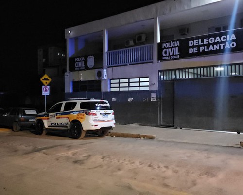 Ex-mulher denuncia perseguição e homem acaba preso após passar de carro próximo a ela em Patos de Minas