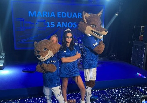 Mascotes animam festa de 15 anos de torcedora patense que é apaixonada pelo Cruzeiro