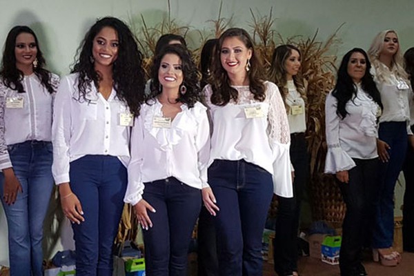 Em noite de fortes emoções, Sindicato Rural escolhe as três candidatas a Rainha do Milho