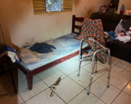 Policiais encontram idosa ferida, sem comida ou água em Lagoa Grande; filho foi preso