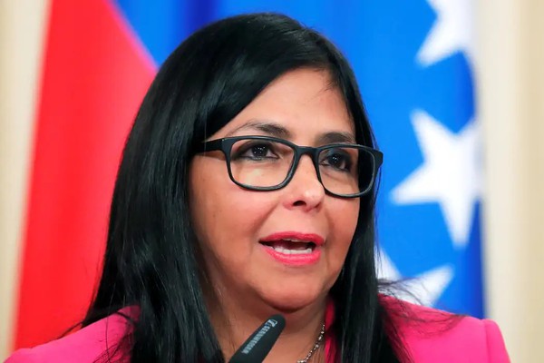 Delcy Rodríguez toma posse como presidente interina da Venezuela