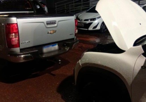 Acidente de trânsito em Patos de Minas termina em briga e prisão por embriaguez ao volante