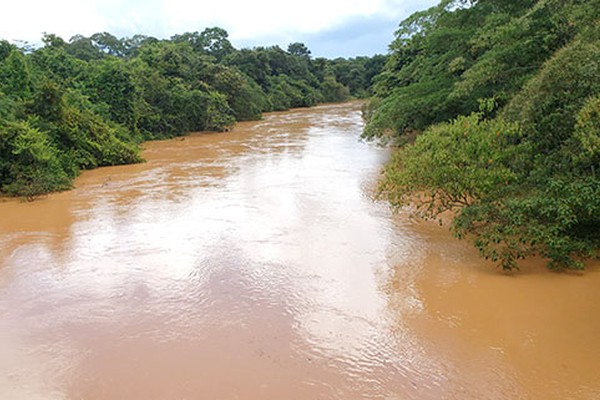 Volume do Rio Paranaíba volta a subir e já está a quase 7 metros acima do nível normal